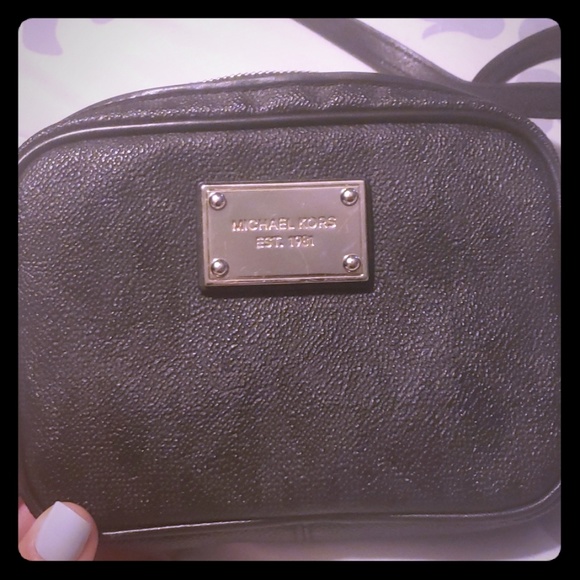 Michael Kors Handbags - Crossbody purse
